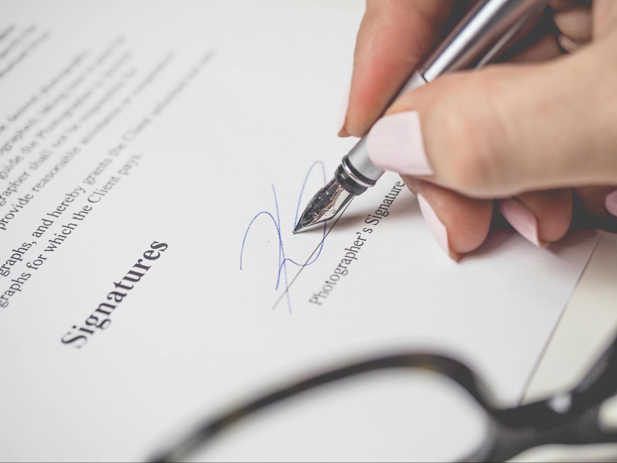 Producers Guide to New Employment Laws - Wrapbook - Signature